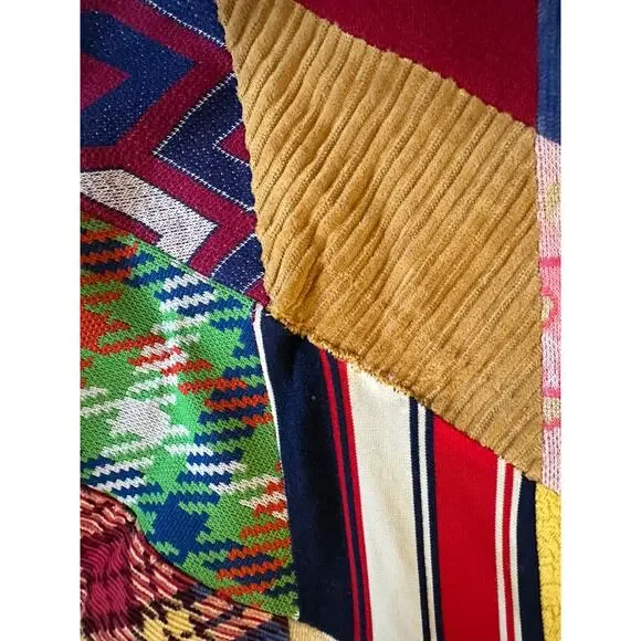 Vintage Handmade Blanket approx 4'x5' diamond pattern
